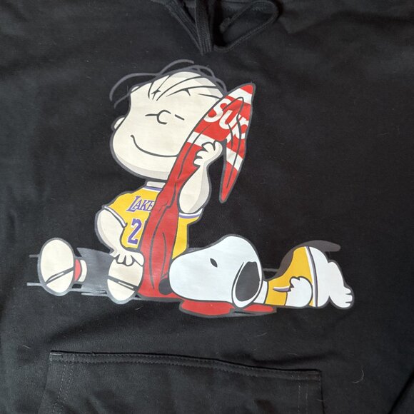 Black Hooded Sweatshirt Linus w/ Supreme Blanket & Snoopy / Men's Medium Hoodie - Picture 2 of 5